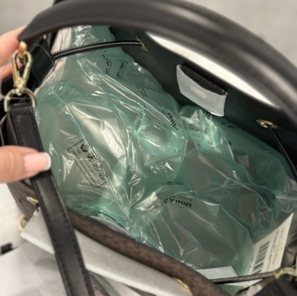 Michael Kors bucket bag convertible backpack - Picture 3 of 6